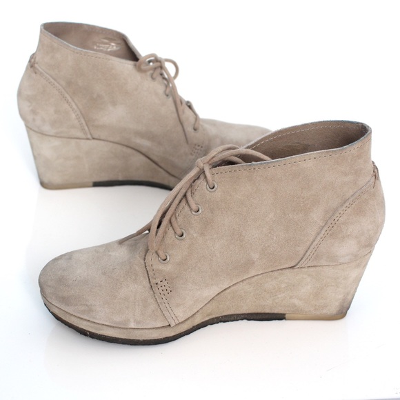 Authentic Tan Clarks Suede Wedge Boots - Picture 5 of 7